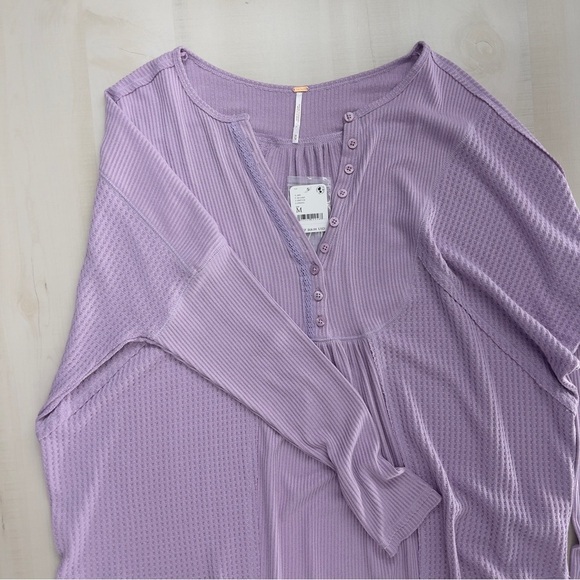 nwt FREE PEOPLE purple lilac waffle knit long sleeve oversized soft boho top M - Picture 4 of 6